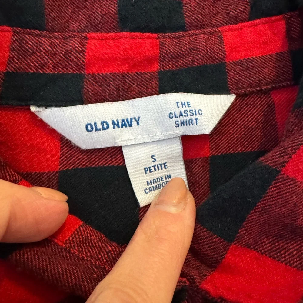 Old Navy The Classic Shirt Red Black Gingham Plaid Flannel SP PETITE SMALL - Picture 3 of 7